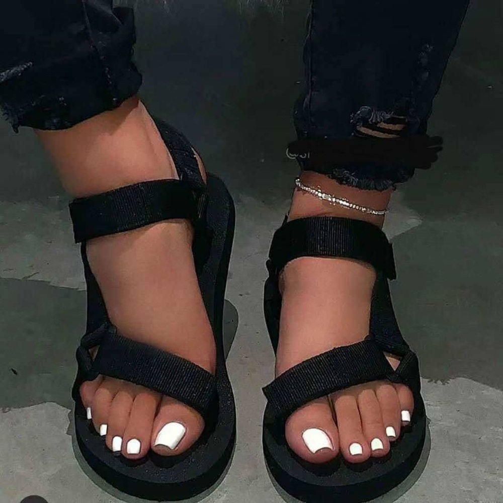 Foam sandals